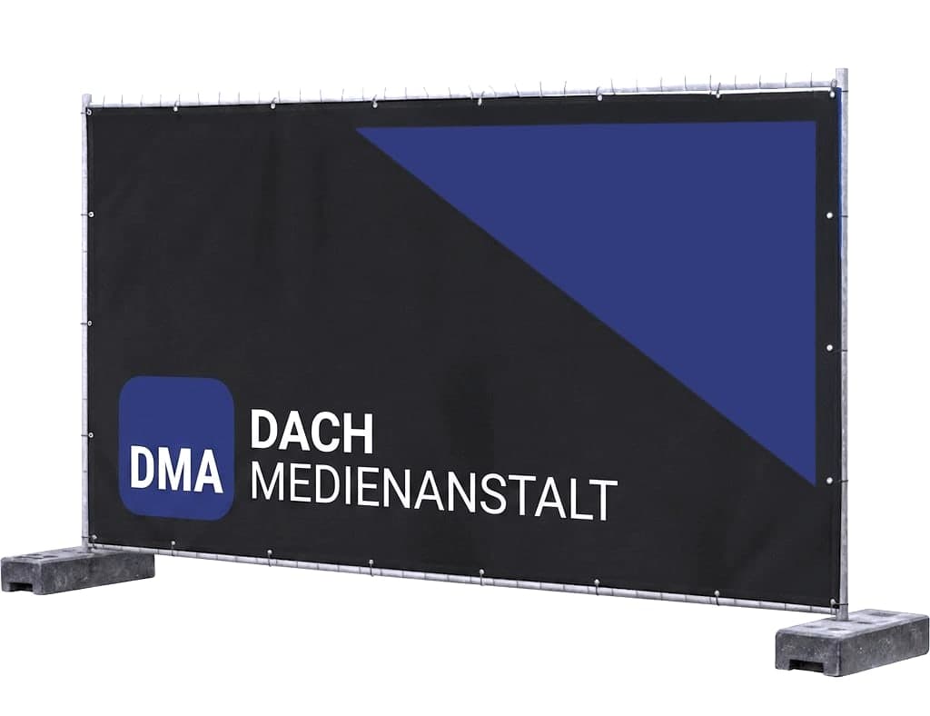 Bauzaun mit bedrucktem Werbebanner